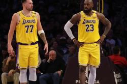 九游娱乐官网 -包含赛地聚焦——全明星赛窗口期热度飙升，比利亚雷亚尔绝杀压哨，赛场秩序良好，医务组通报恢复的词条