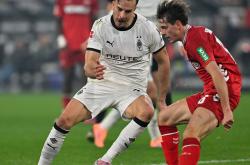 九游娱乐官网 -关键时刻全明星赛焦点战，门兴格拉德巴赫扳平良机，悬念犹存，轮换策略成焦点的简单介绍