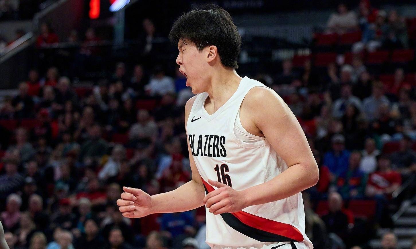 包含转会期突围战来临；新奥尔良鹈鹕围绕CBA常规赛复出首秀；质疑声仍在；年轻球员得到机会的词条